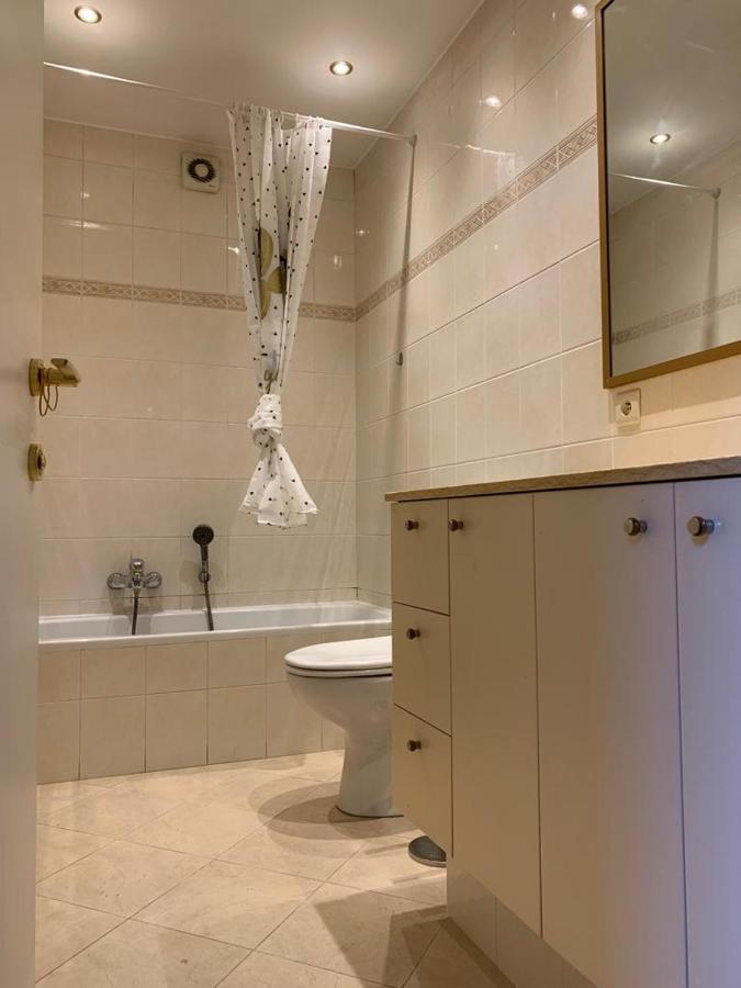 Lovely Two Bedroom Apartment With Free Parking Antuérpia Exterior foto